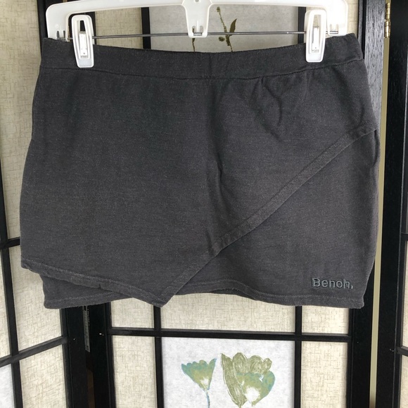 4 for 25$ BENCH | Charcoal Mini Skirt. Activewear Skirt. Size Medium. - Picture 1 of 8